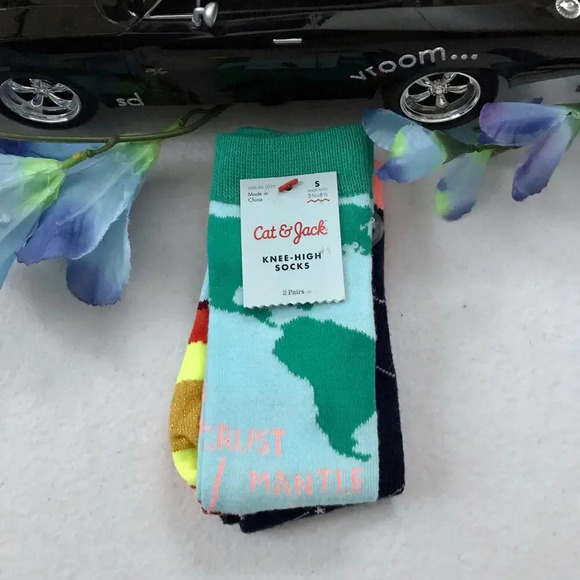 Cat & Jack NWT 2 Pairs Knee-High Socks Girls S (5.5-8.5) - Picture 2 of 8